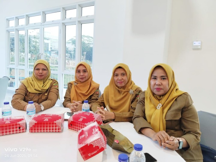 Plt. Sekretaris Lurah Bugis Hadiri Pengukuhan Pengurus Dharma Wanita Persatuan Kota Samarinda