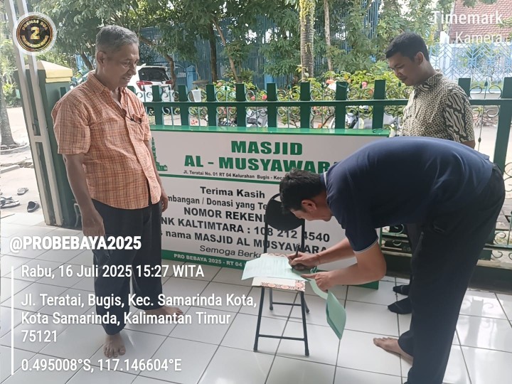 Peningkatan Sarana Ibadah: Probebaya Fasilitasi Neon Box Masjid Al Musyawarah