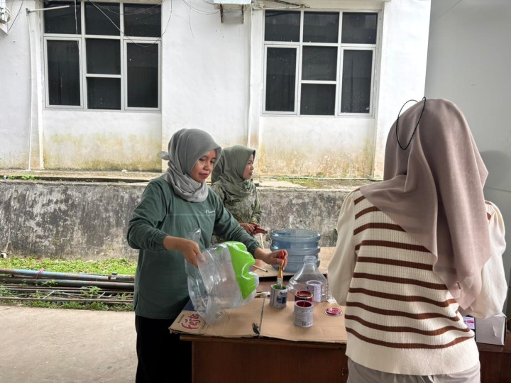 Kelurahan Bugis Laksanakan Gotong Royong dan Pengelolaan Sampah Terpilah