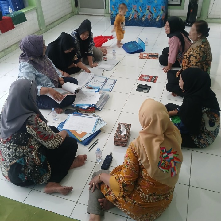 Rapat Pengurus dan Anggota Dasa Wisma dalam Rangka Pelaksanaan PROBEBAYA TA 2025