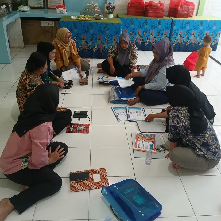 Rapat Pengurus dan Anggota Dasa Wisma dalam Rangka Pelaksanaan PROBEBAYA TA 2025