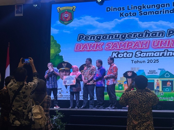 Kelurahan Bugis Hadiri Penganugerahan Bank Sampah Unit Terbaik Kota Samarinda 2025