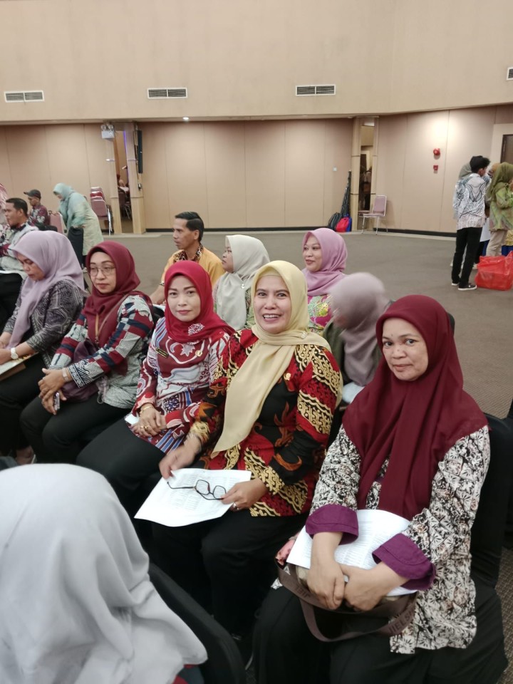 Kelurahan Bugis Hadiri Rapat Verifikasi dan Santunan Pekerja Rentan Kota Samarinda