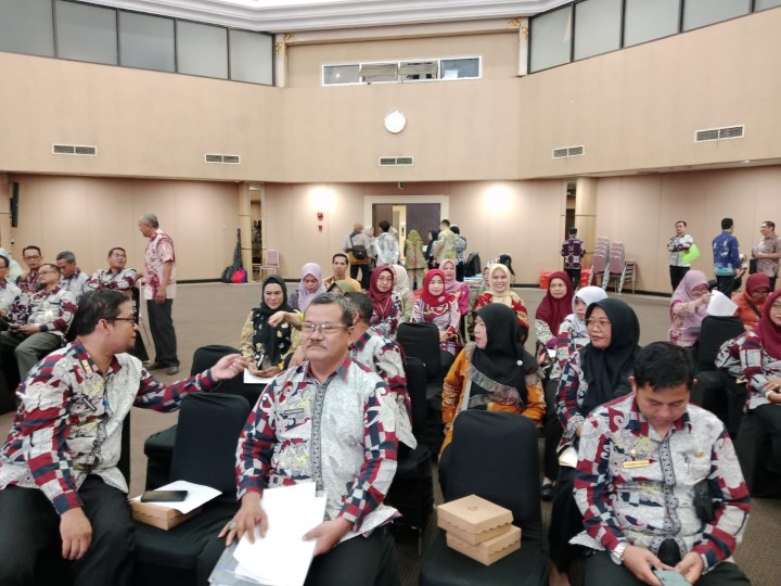 Kelurahan Bugis Hadiri Rapat Verifikasi dan Santunan Pekerja Rentan Kota Samarinda