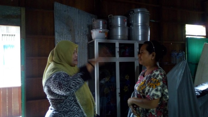 KUNJUNGAN WARGA YANG TERKENA DBD DI RT. 15 GG. TAWAR