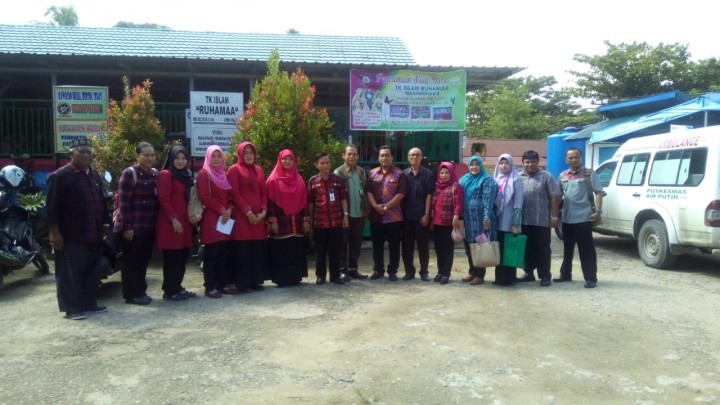 pembinaan sekolah sehat oleh tim dari kecamatan, dinas pendidikan, kementrian agama serta lurah beserta kasi kesra kelurahan bukit pinang