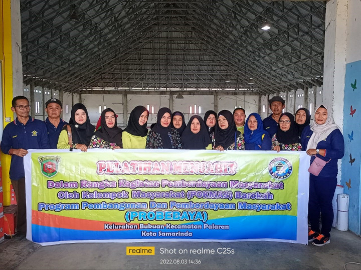Pelatihan Menjahit Kegiatan Probebaya Bidang Pemberdayaan Masyarakat Tahun 2022