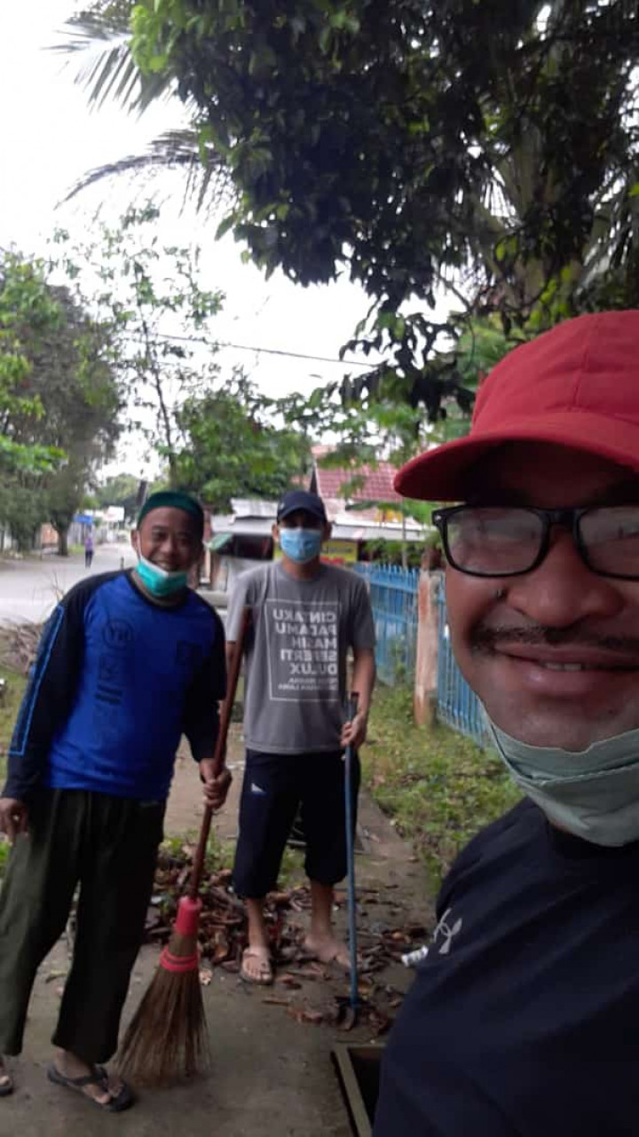 Gotong Royong Kantor Dadi mulya