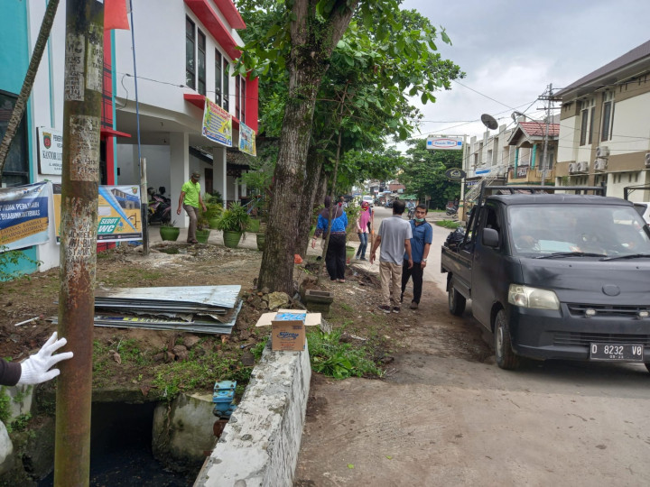 Gotong Royong Kantor Dadi mulya