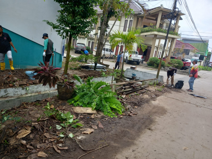 Gotong Royong Kantor Dadi mulya