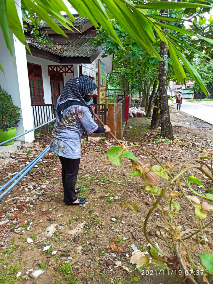 Gotong Royong Kantor Dadi mulya