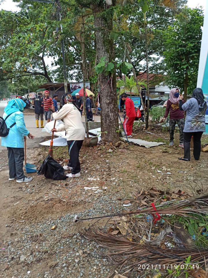 Gotong Royong Kantor Dadi mulya