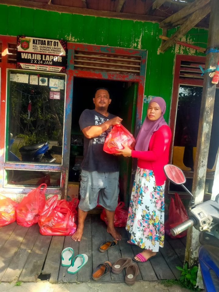Penyerahan Bantuan Sembako Kegiatan Pemberdayaan Tahun 2023