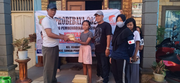 Penyerahan Bantuan Perlengkapan Sekolah Kegiatan Pemberdayaan Tahun 2023