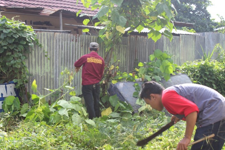 JUMAT BERSIH DI KANTOR KELURAHAN LAMA DAN KANTOR KELURAHAN BARU