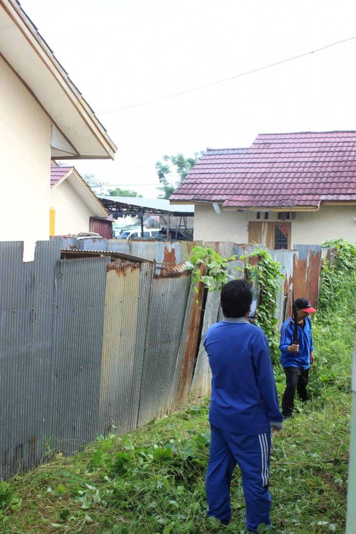 JUMAT BERSIH DI KANTOR KELURAHAN LAMA DAN KANTOR KELURAHAN BARU