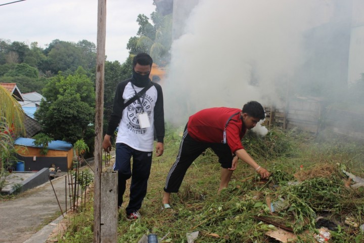 PEMBERSIHAN LAHAN UNTUK TANAMAN OBAT DASAWISMA