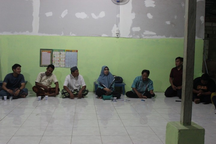 RAPAT BERSAMA PEMUDA - PEMUDI RT 04 DAN RT 05 DALAM RANGKA PENGADAAN HUT RI 74