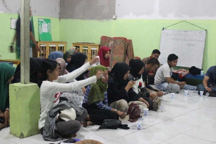 RAPAT BERSAMA PEMUDA - PEMUDI RT 04 DAN RT 05 DALAM RANGKA PENGADAAN HUT RI 74