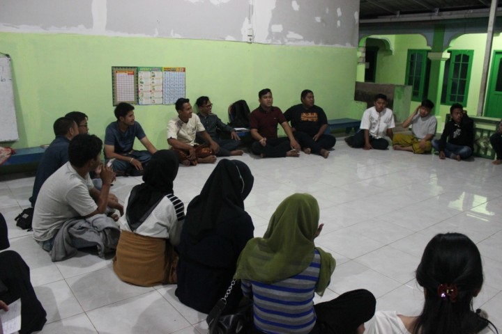 RAPAT BERSAMA PEMUDA - PEMUDI RT 04 DAN RT 05 DALAM RANGKA PENGADAAN HUT RI 74