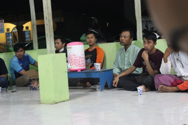 RAPAT BERSAMA PEMUDA - PEMUDI RT 04 DAN RT 05 DALAM RANGKA PENGADAAN HUT RI 74