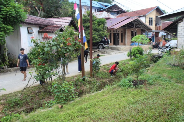 Kegiatan Gotong Royong RT 04 & RT 05