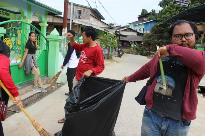 Kegiatan Gotong Royong RT 04 & RT 05