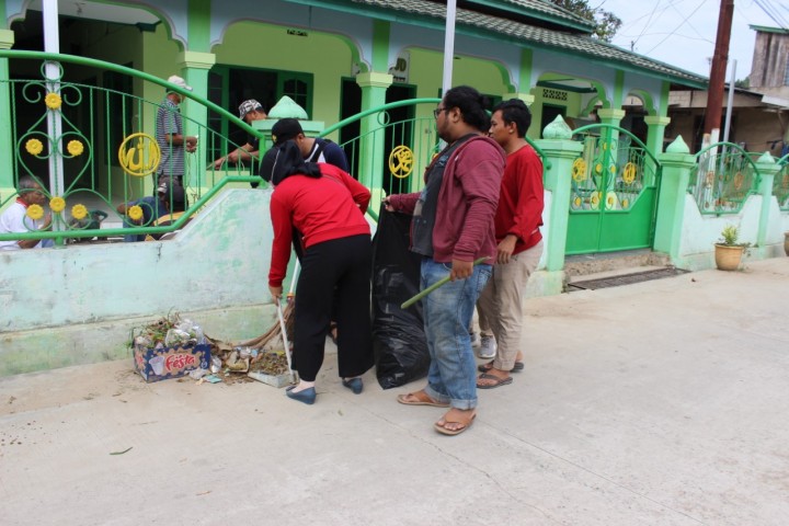 Kegiatan Gotong Royong RT 04 & RT 05