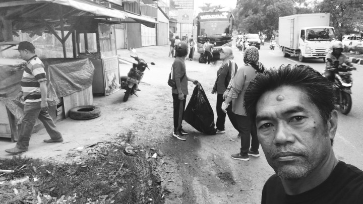 Kegiatan Gotong Royong se-Kecamatan Samarinda Seberang di Jl.APT Pranoto Tgl. 16 Juli 2022