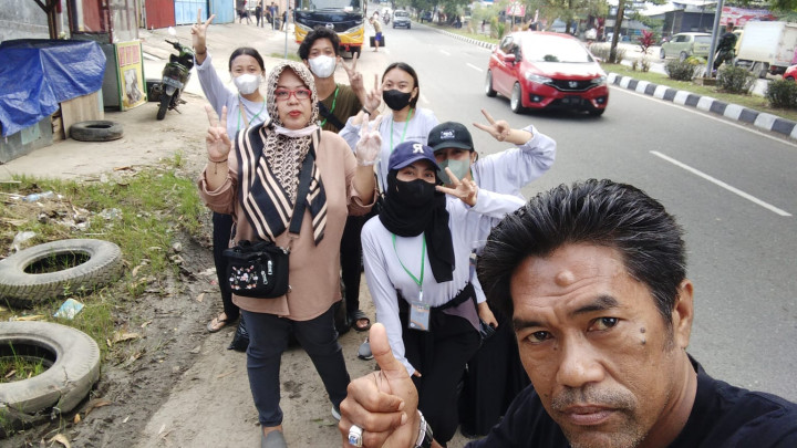 Kegiatan Gotong Royong se-Kecamatan Samarinda Seberang di Jl.APT Pranoto Tgl. 16 Juli 2022