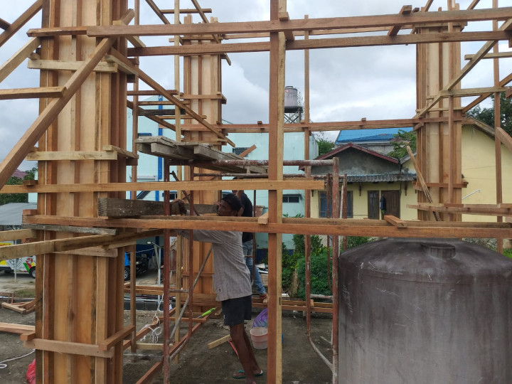 PEMBUATAN DUDUKAN MENARA MUSHOLA  NUUL IMAN RT 07