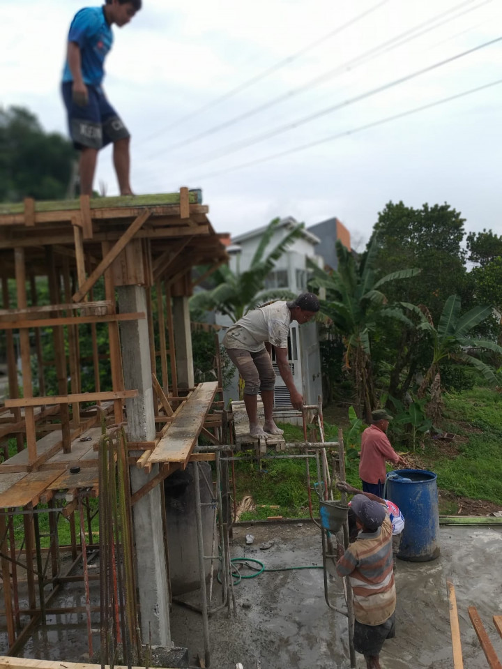 PEMBUATAN DUDUKAN MENARA MUSHOLA  NUUL IMAN RT 07