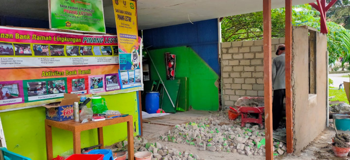 REHAB BALAI RT (SEKRETARIAT BANK SAMPAH) RT 01 PERUM.BUKIT PINANG BAHARI