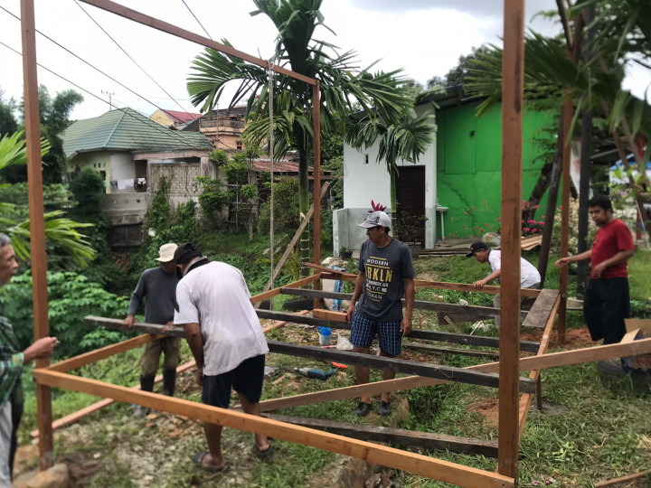 PEMBUATAN GAZEBO RT 01 PERUM.BUKIT PINANG BAHARI