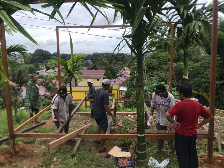 PEMBUATAN GAZEBO RT 01 PERUM.BUKIT PINANG BAHARI