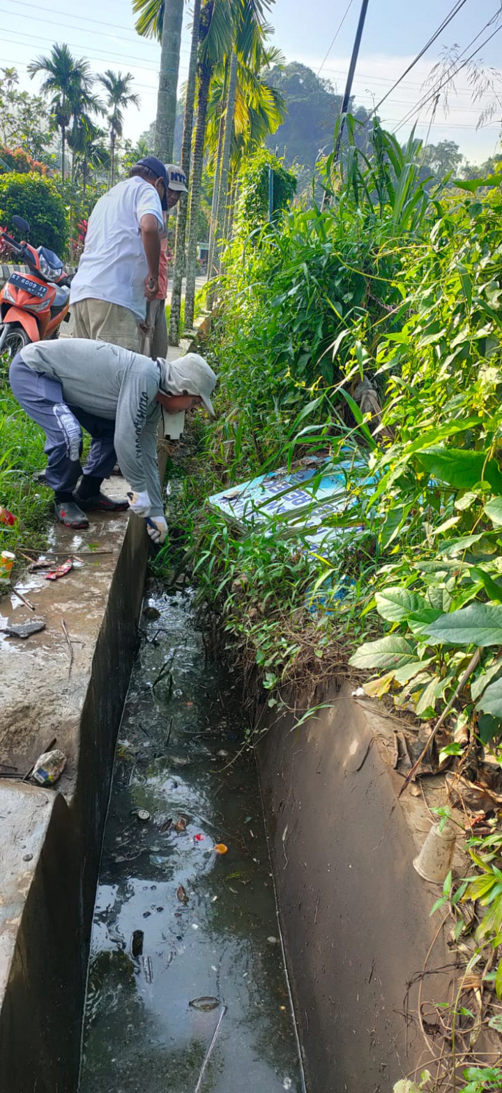 GOTONG ROYONG GUNUNG PANJANG