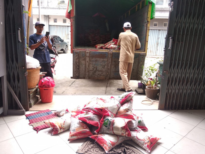 PEMBAGIAN BERAS DARI BADAN PANGAN NASIONAL