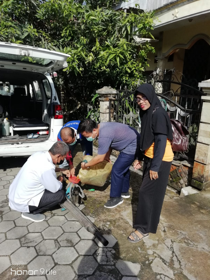 FOGGING MEMBASMI DEMAM BERDARAH