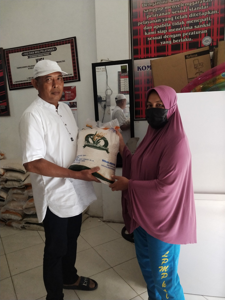 PEMBAGIAN BERAS DARI BADAN PANGAN NASIONAL