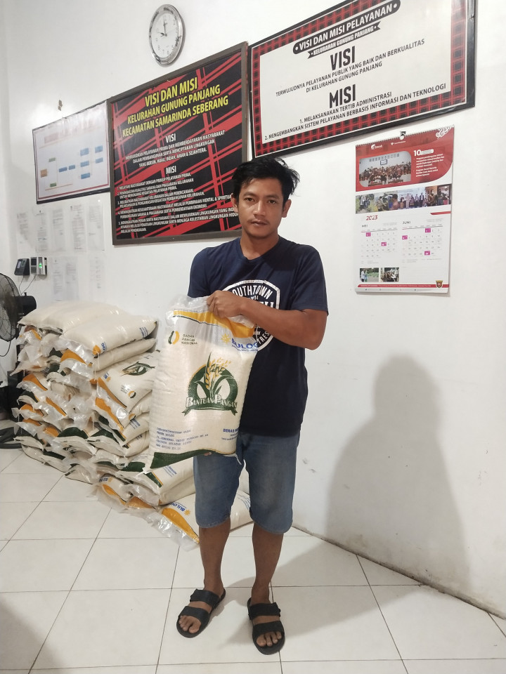 PEMBAGIAN BERAS DARI BADAN PANGAN NASIONAL