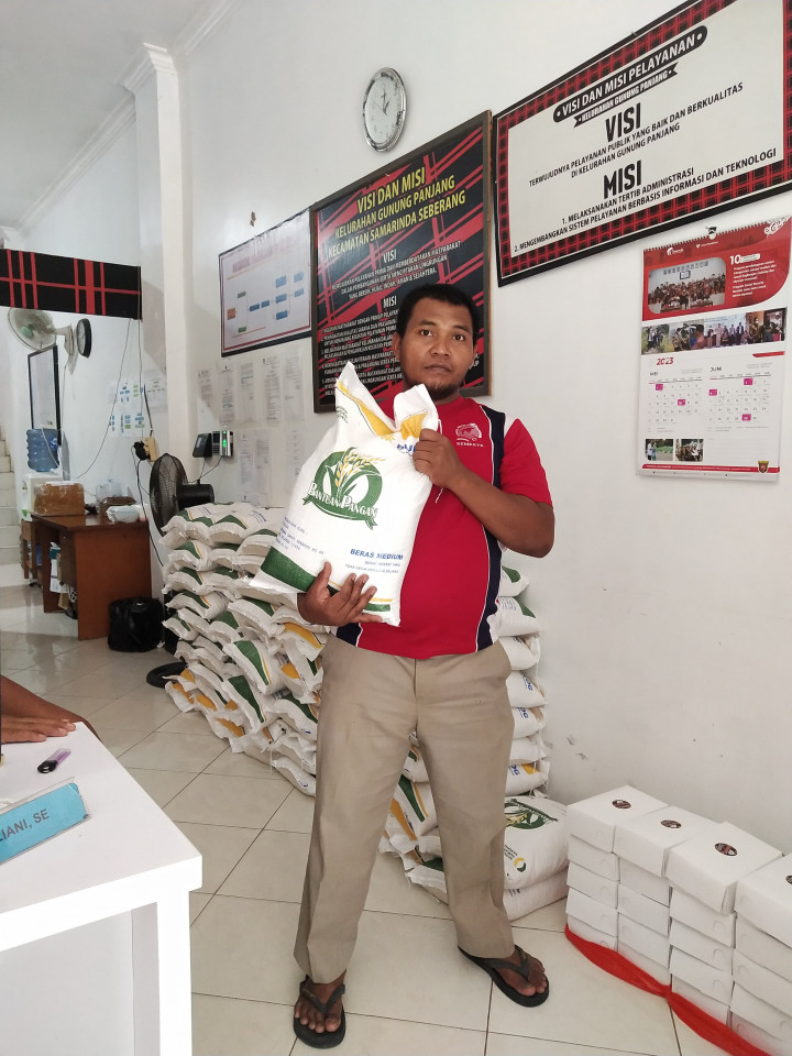 PEMBAGIAN BERAS DARI BADAN PANGAN NASIONAL