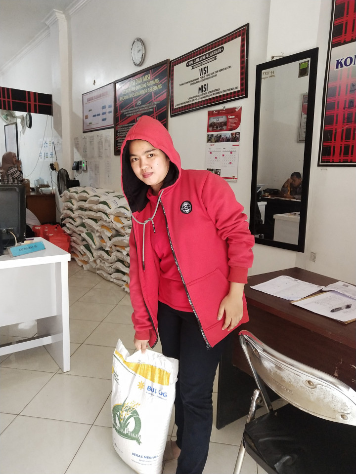 PEMBAGIAN BERAS DARI BADAN PANGAN NASIONAL