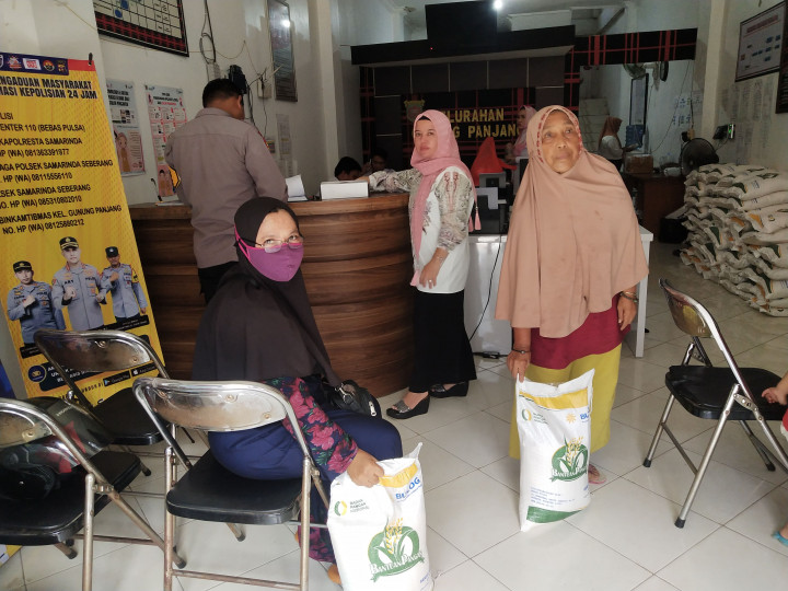 PEMBAGIAN BERAS DARI BADAN PANGAN NASIONAL