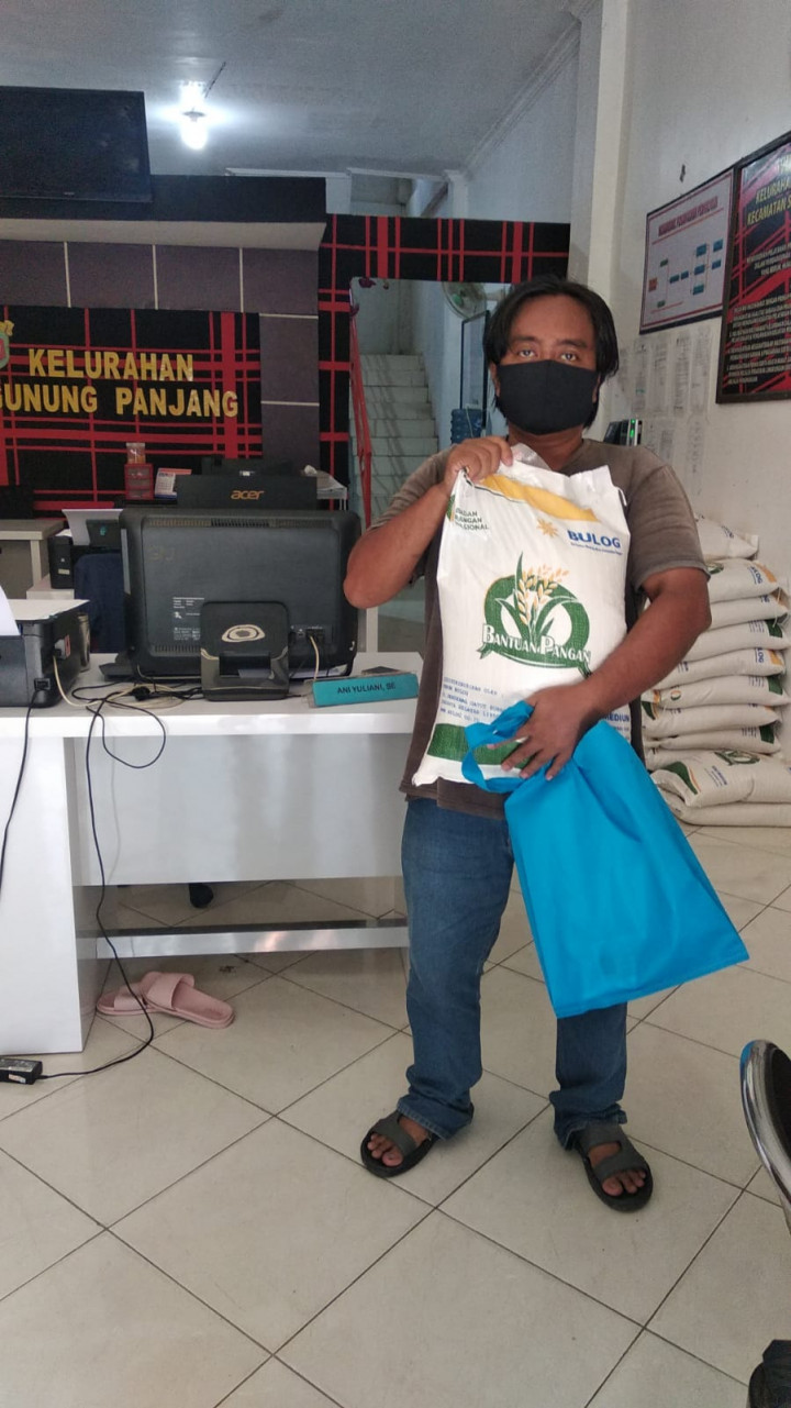 PEMBAGIAN BERAS DARI BADAN PANGAN NASIONAL