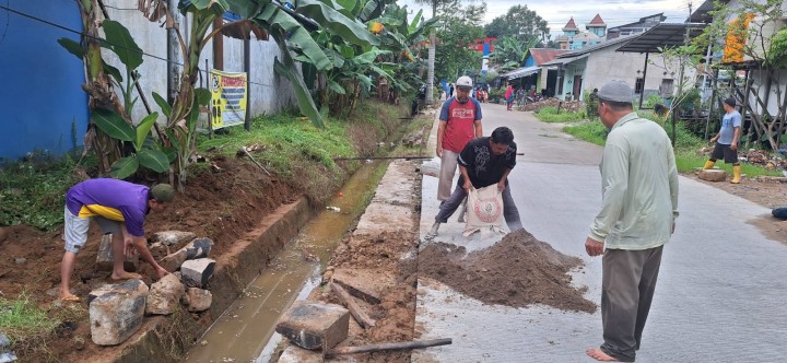 Gotong Royong RT. 04 Tahun 2024