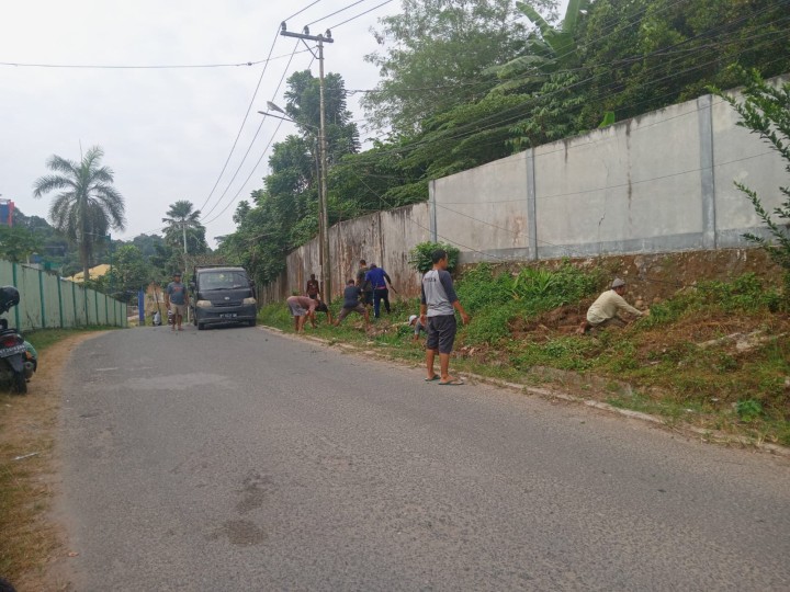 Gotong Royong RT. 04 Tahun 2024