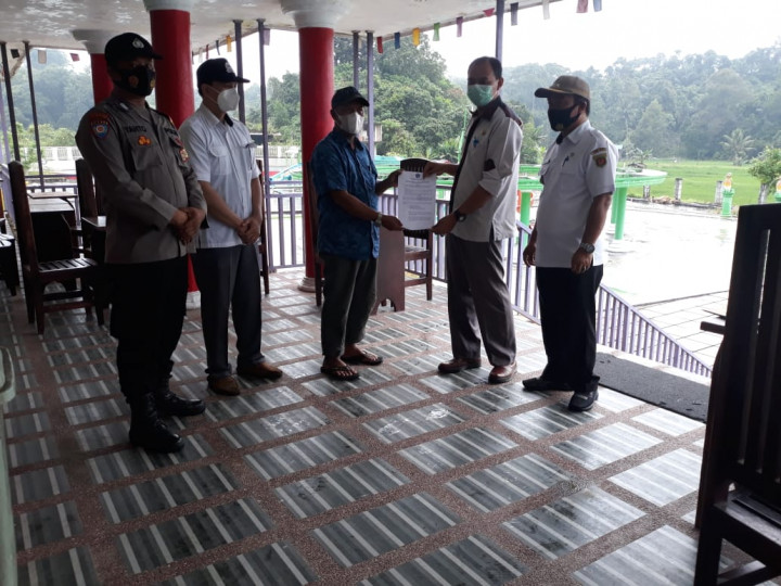 Meberikan surat edaran walikota bagi HBT Water Boom agar memenuhu protokol kesehatan