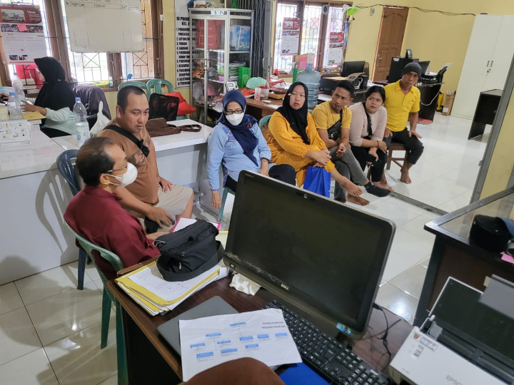 Mediasi antara Iwan Gunawan dengan Hayati Marhamah dengan hasil akan dijadwalkan peninjauan ke lapangan yaitu Jl. Jember RT. 07