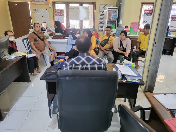 Mediasi antara Iwan Gunawan dengan Hayati Marhamah dengan hasil akan dijadwalkan peninjauan ke lapangan yaitu Jl. Jember RT. 07