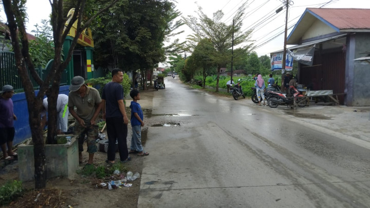 Kegiatan Gotong Royong di RT. 12